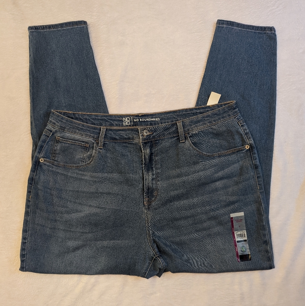 No Boundaries Skinny Jeans